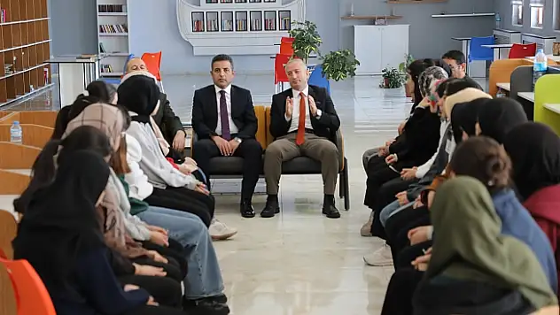Ağrı'da 12'inci Sınıf Öğrencilerine Üniversite Sınavına Hazırlık Kampı Devam Ediyor