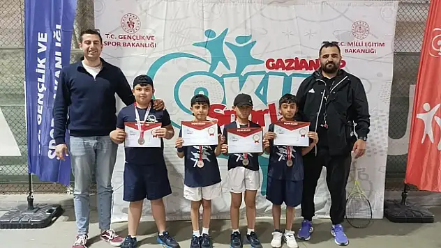Ağrı'nın Teniste Gurur Günü: Minikler ve Küçüklerde Bölge Şampiyonluğu
