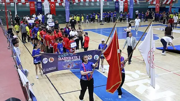 Ağrı'da GSB Yaz Spor Okulları kapılarını açtı: 24 branşta ücretsiz eğitim başladı