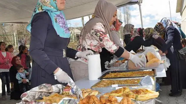 Hizan'da çocuklar yararına kermes