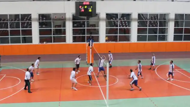 Adilcevaz'da voleybol turnuvası