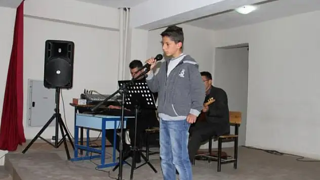 Şemdinli'de ses yarışması düzenlendi
