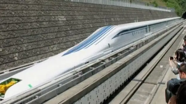 Büyük karşılaştırma: Maglev treni ve Usain Bolt!