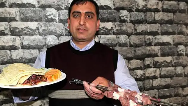 KPSS mağduru 'garsonluk' yapıyor