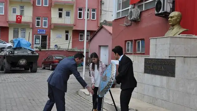hakkaride 23 Nisan Ulusal Egemenlik ve Çocuk Bayramı