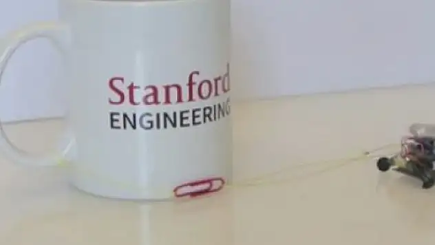 Bu robot kendi ağırlığının 100 katı ile duvara tırmanabiliyor!