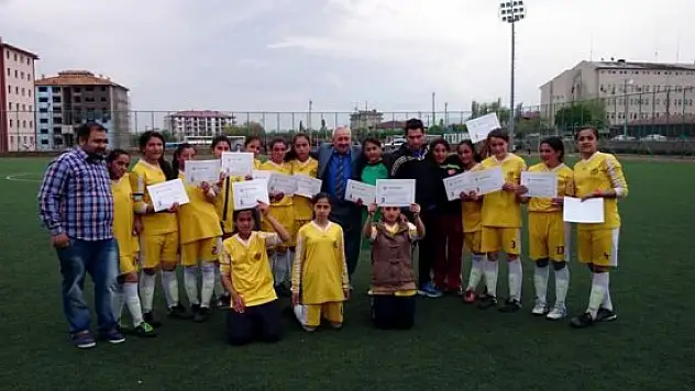 Arpaçay'da futbol turnuvası