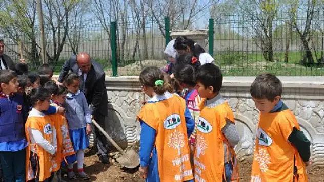 Muş'ta fidan dikme etkinliği