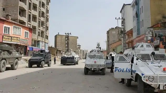 Zırhlı polis aracı devrildi: 3 yaralı