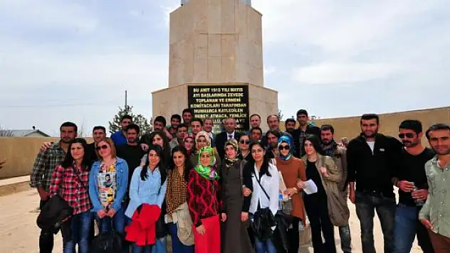 'Zeve Şehitliği'ne genç tarihçilerinden ziyaret