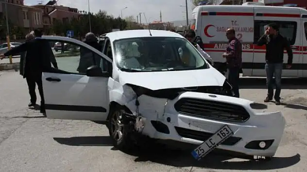 Kaçakçı-polis kovalamacası kazayla bitti