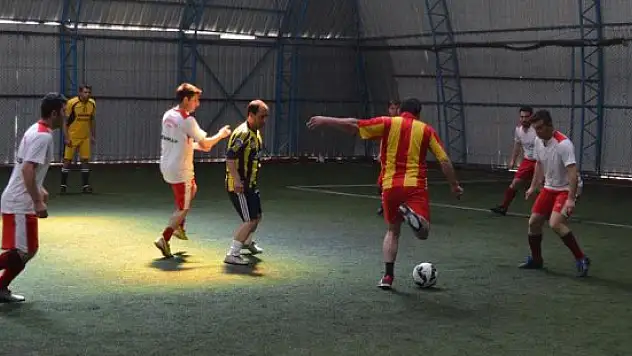 Adilcevaz'da 'Kurumlararası Futbol Turnuvası' başladı
