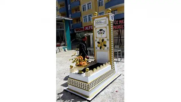 Çeşmeli mezara ilgi