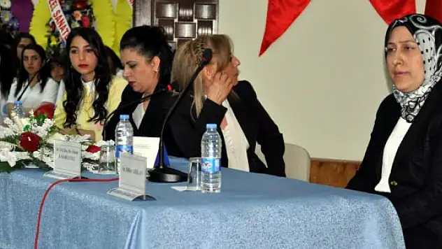 KAÜ'de 'Dünya Ebeler Günü' programı