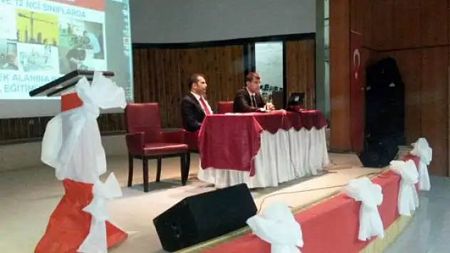 Ağrı'da Mesleki Ve Teknik Ortaöğretim Kurumları İle Alanların Tanıtılması Yapıldı