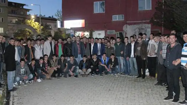 Gençlerden Eski Bakan Ala için destek platformu