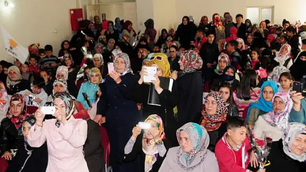 'Türkiye'de ve Dünyada Kadın Hakları' konferansı