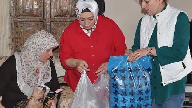 Vefalı gelin 'yılın annesi' seçildi