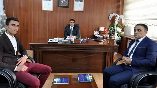 Hizan'da lise öğrencisi şiir kitabı çıkardı