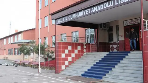 Kalbi duran lise öğrencisi hayatını kaybetti