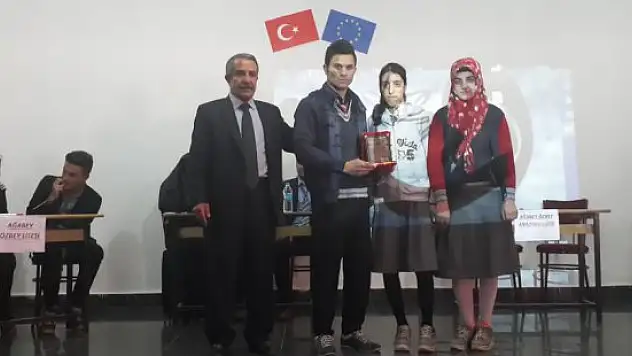 'Öğrenciler Avrupa Birliği'ni Öğreniyor' Projesi