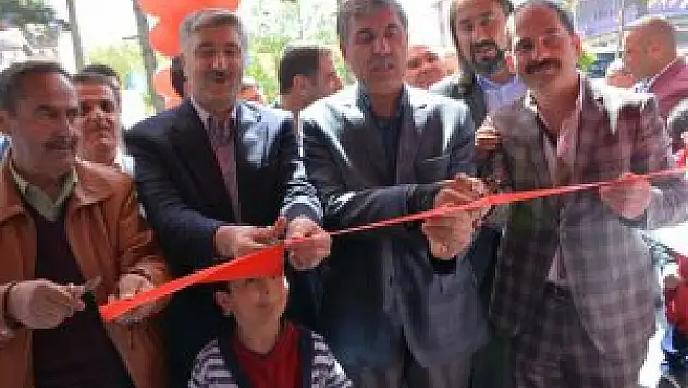Tatvan'da turizm acentesi açılışı