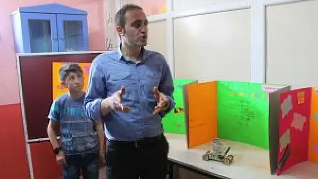 Karlıova'da TUBİTAK Bilim Fuarı açıldı