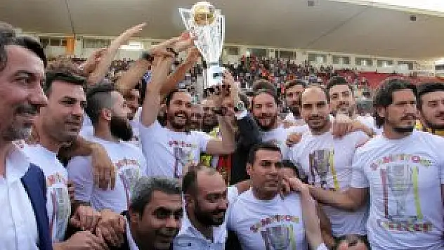 Yeni Malatyaspor şampiyonluk kupasını aldı