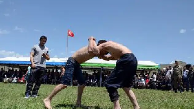 Sarıkamış'ta Karaurgan Karakucak Güreşleri