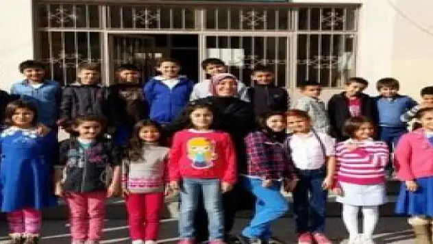 Türkiye'nin İlk Başörtülü Müdürü Oldu