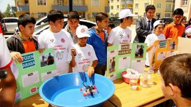 Erciş'te TÜBİTAK Bilim Fuarı ve kütüphane açılışı