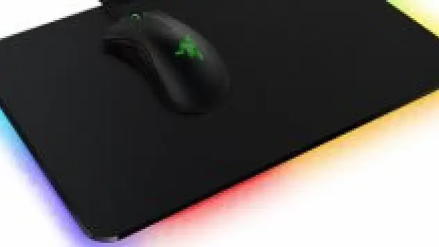 Razer'dan Bu Sefer De Aydınlatmalı Mousepad: Firefly