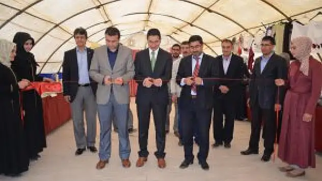 Özalp'te Kur'an kursu yararına kermes