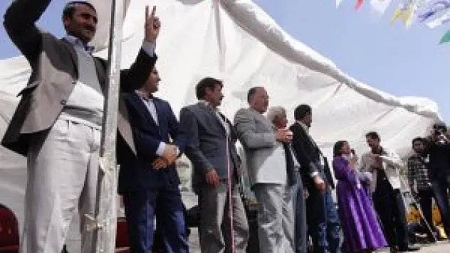 AK Parti'nin 8 belediye meclis üyesi DBP'ye geçti
