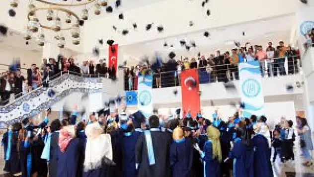 Ahlat MYO'da mezuniyet töreni