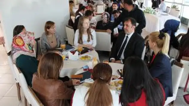 Yüksekova polisinden eğitim yardımı