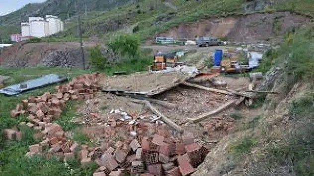 Erzurum'da kulübe çöktü: 1 ölü