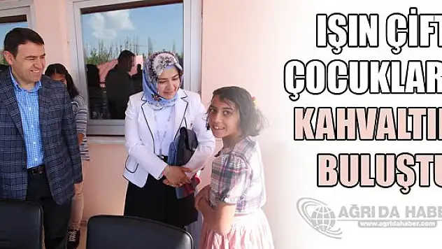 Işın çifti çocuklarla  kahvaltıda buluştu