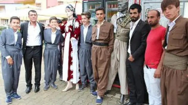 Şemdinli'de dernek açılışı