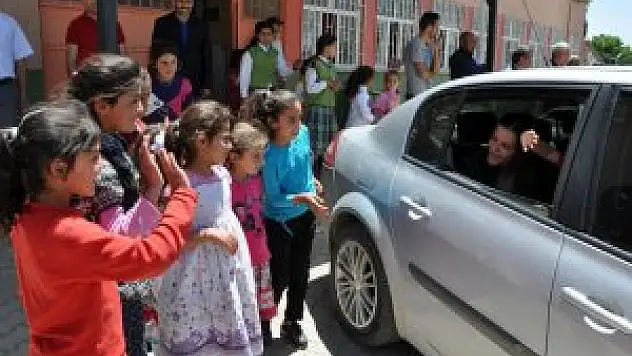 Vali Yardımcısı Uyan'dan okul ziyareti