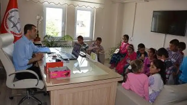 Öğrencilerden, Milli Eğitim Müdürü Sabaz'a ziyaret