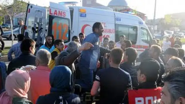 Erzurum'da trafikte yol verme kavgası: 2 yaralı