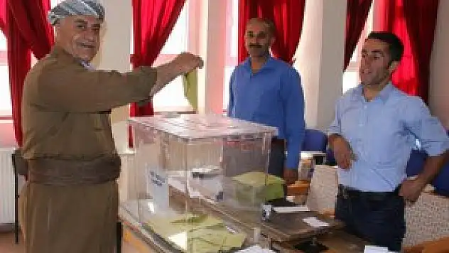 Belediyeye bağlanmak için sandık başına gittiler