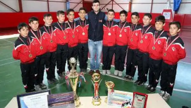Sokakta çalışan çocuklar Van'ın gururu oldu
