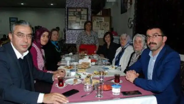 AK Parti'de iftar buluşması