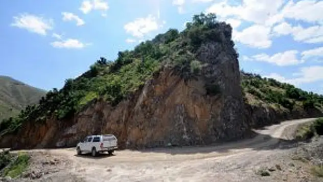 Hizan'da yol yapım çalışmaları