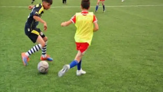 Bulanık'ta futbol turnuvası başladı