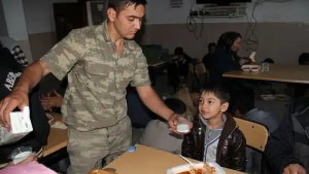 Kaçaklar Mehmetçik sayesinde kurtuldu