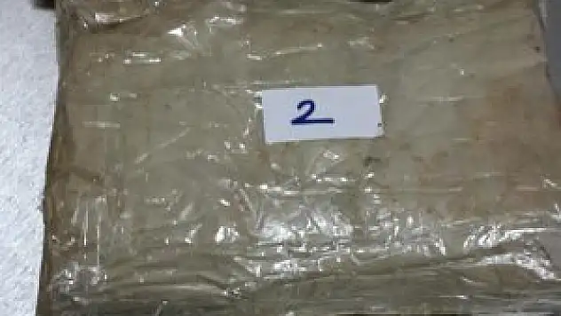 Çantasında 3 kilo 700 gram eroin bulundu