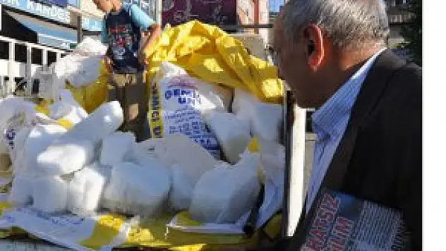 Muş'ta yaz ortasında kar satışı